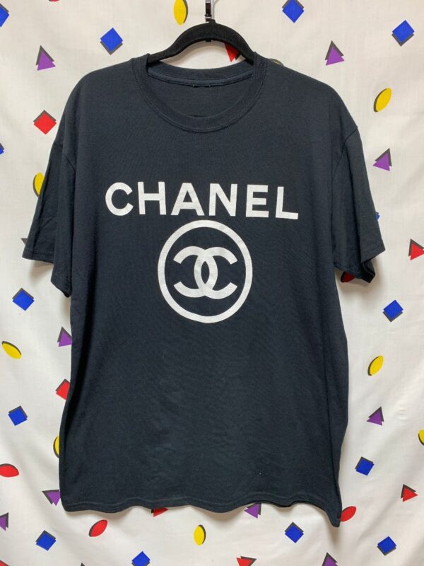product details: CHANEL LOGO GRAPHIC T-SHIRT photo
