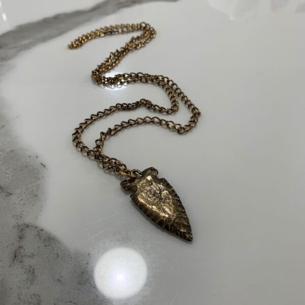 product details: CARVED BRASS ARROWHEAD PENDANT LIGHT WEIGHT CHAIN LINK NECKLACE photo