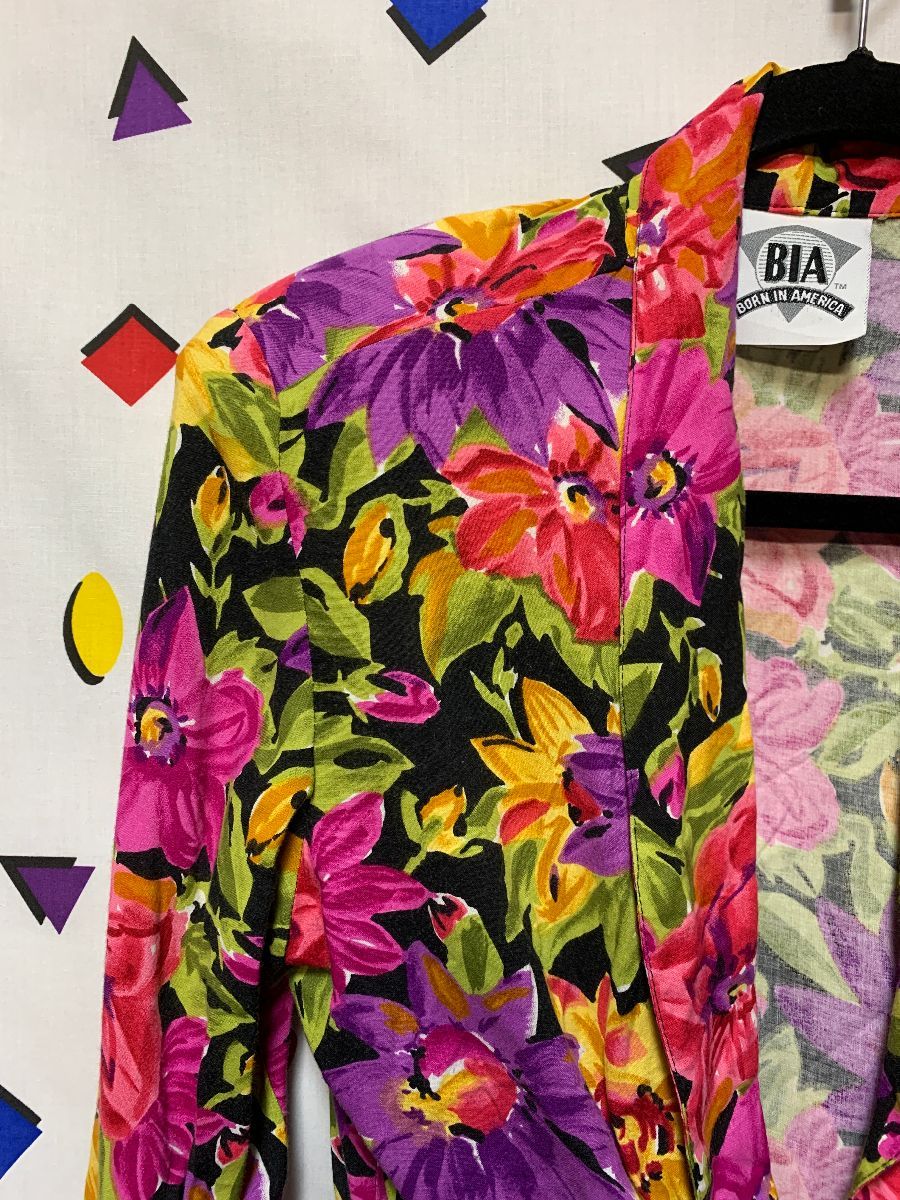 1980s Cropped Floral Jacket Padded Shoulders | Boardwalk Vintage