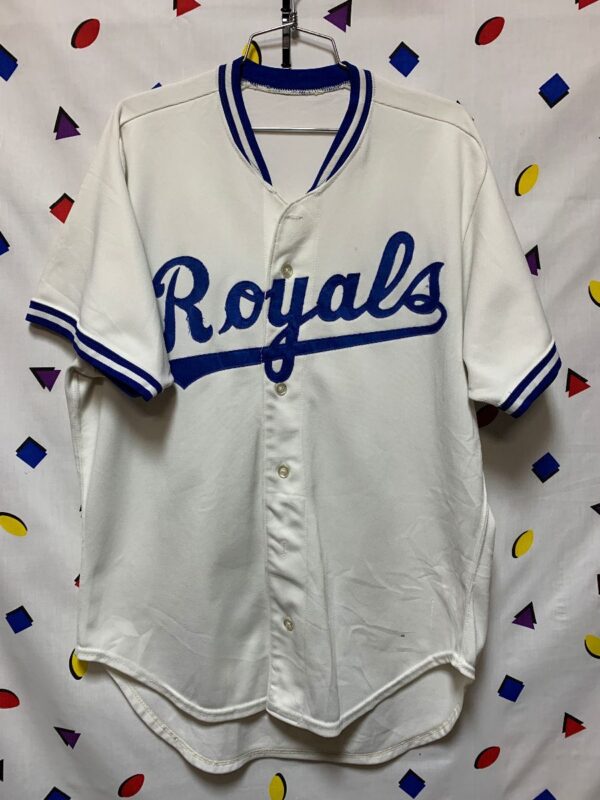 product details: EMBROIDERED & STITCHED KANSAS CITY ROYALS BASEBALL JERSEY EMBROIDERED PATCH ON LEFT SLEEVE AS-IS photo