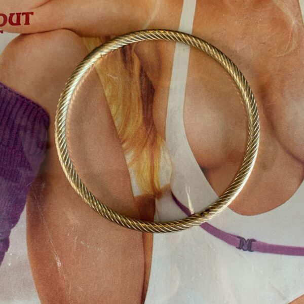 product details: CLASSIC TEXTURED LINED GOLD BANGLE DAVID YURMAN STYLE photo