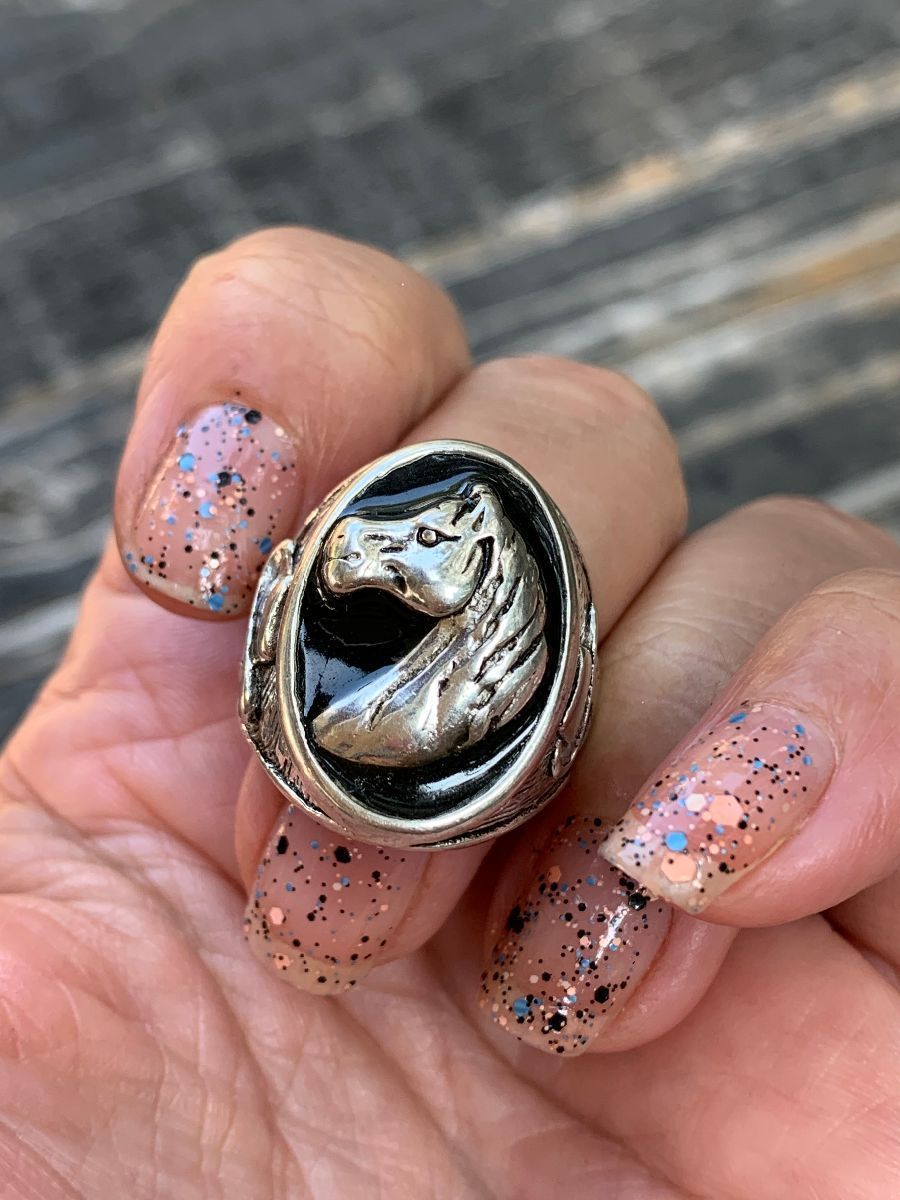 nail ring | Iron jewelry, Horse shoe nails, Horseshoe nail art