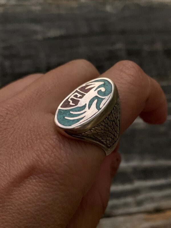 product details: 1990S NATIVE AMERICAN DRAGON WINGS DESIGN TURQUOISE AND CORAL CRUSHED INLAY SILVER RING photo
