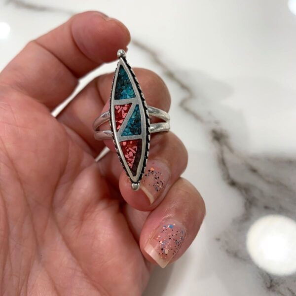 product details: ELONGATED SHAPE CRUSHED TURQUOISE & CORAL SILVER DOUBLE BAND RING photo