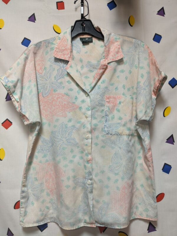 product details: 1980S PASTEL PATTERN SS BD TOP WITH FRONT POCKET WITH CUFFED CAP SLEEVES photo