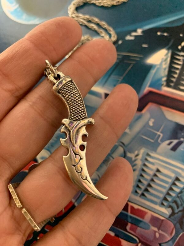 product details: KNIFE CHARM CURVED DAGGER PENDANT NECKLACE photo