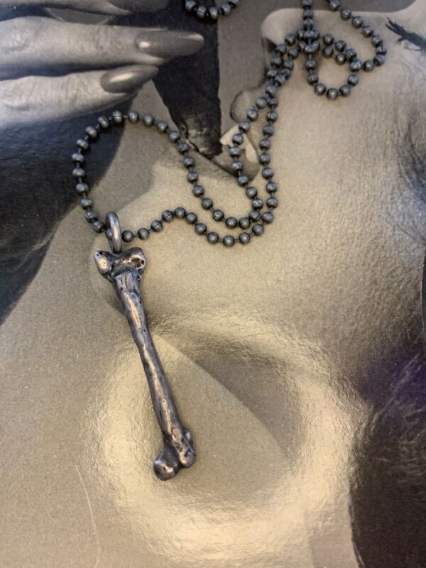 product details: MINI CARVED BONE NECKLACE OXIDIZED BALL CHAIN photo