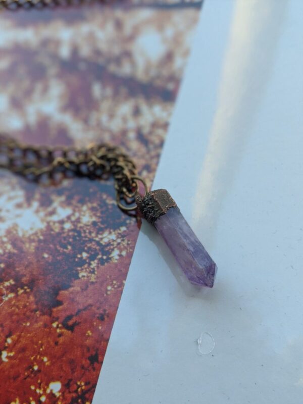 product details: AMETHYST EXPOSED CRYSTAL POINT PENDANT NECKLACE GOLD CURB CHAIN photo