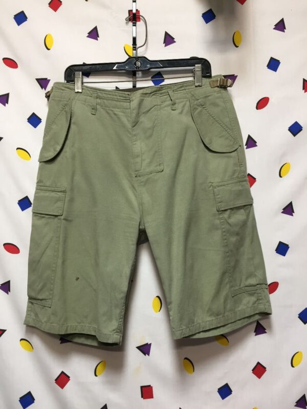 product details: DESIGNER CARGO SHORTS SNAP ZIPPER FLY CINCH SIDES SNAP POCKETS MADE IN JAPAN photo