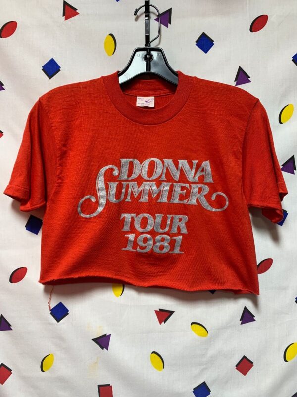 product details: AWESOME DEADSTOCK DONNA SUMMER TOUR 1981 SUMMER IS BACK TOUR CROPPED TEE photo