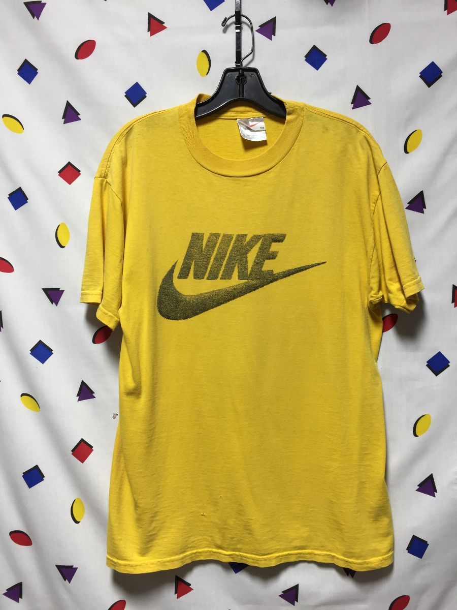 Obligatorio cuestionario conversión Vintage Thin Yellow And Black Original Nike Swoosh Logo Tshirt | Boardwalk  Vintage
