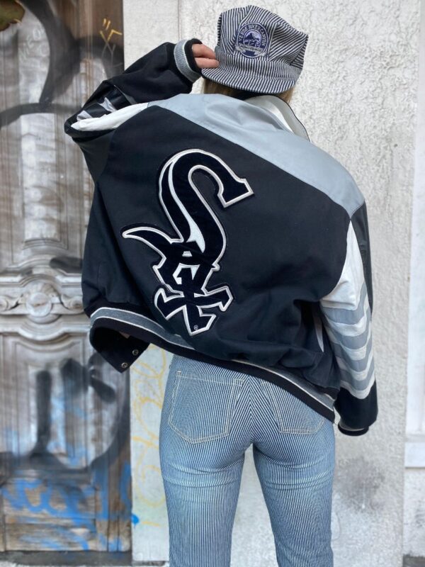 product details: MLB CHICAGO WHITE SOX LEATHER & DENIM VARSITY STYLE JACKET- LARGE EMBROIDERED VELOUR BACK PATCH - AS-IS photo