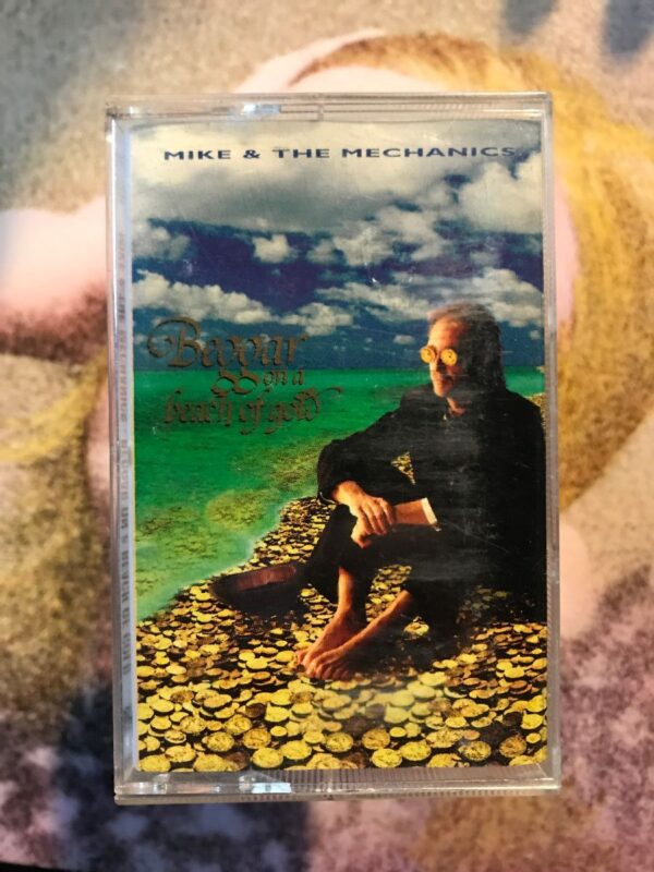 product details: VINTAGE CASSETTE TAPE - MIKE AND THE MECHANICS BEGGAR ON A BEACH OF GOLD photo