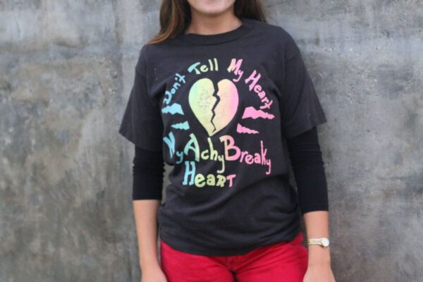 product details: TSHIRT MY ACHY BREAKY HEART BROKEN HEART GRAPHIC photo