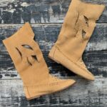 1980S SOFT BRUSHED BUCKSKIN LEATHER STUDDED FLAT PIXIE BOOTS LEATHER