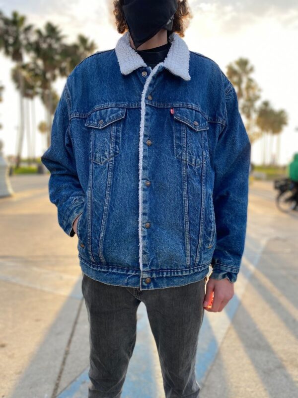 product details: SHERPA LINED LEVIS DENIM TRUCKER RED TAB JEAN JACKET COAT WITH SNAP FRONT AND POCKETS MADE IN USA AS-IS photo