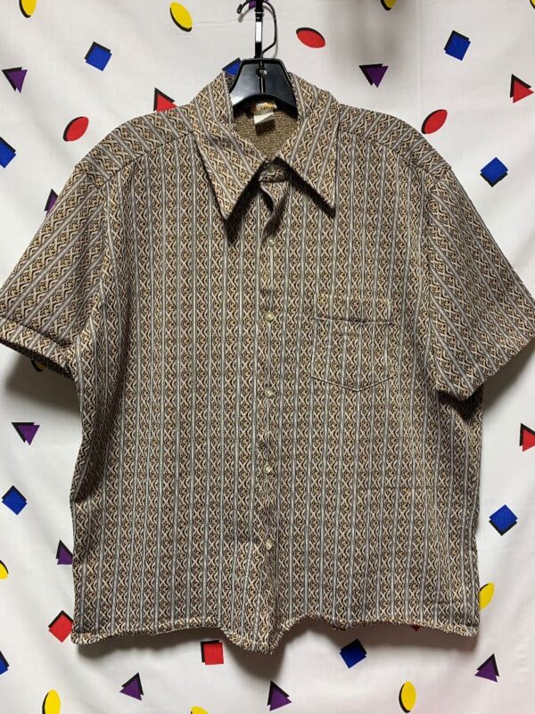 product details: 1970S SS BD POLYESTER COLLARED SHIRT VERTICAL ZIGZAG STRIPE PATTERN *SHORTENED photo