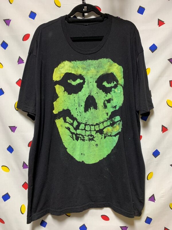 product details: LARGE MISFITS SKULL FACE SCREEN PRINTED GRAPHIC T-SHIRT FIEND CLUB BACK GRAPHIC *LOCAL ARTIST photo