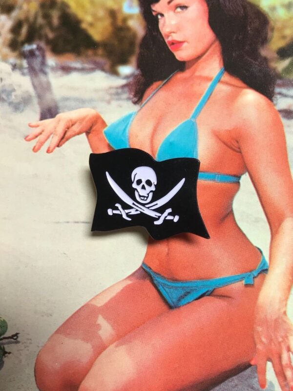 product details: NEW PIN - PIRATE FLAG photo