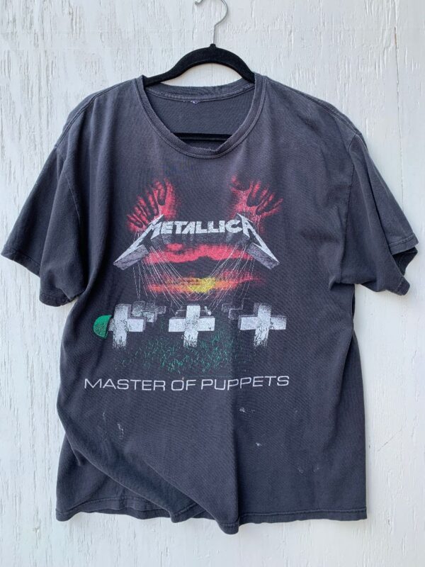 product details: TSHIRT METALLICA MASTER OF PUPPETS FADED BLACK SOFTY photo