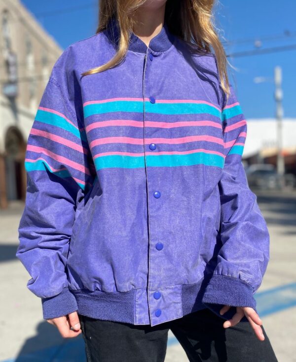 product details: BRIGHT STRIPED NYLON LINED SNAP FRONT VINTAGE WRANGLER BRUSHPOPPER WESTERN RANCH STYLE JACKET photo