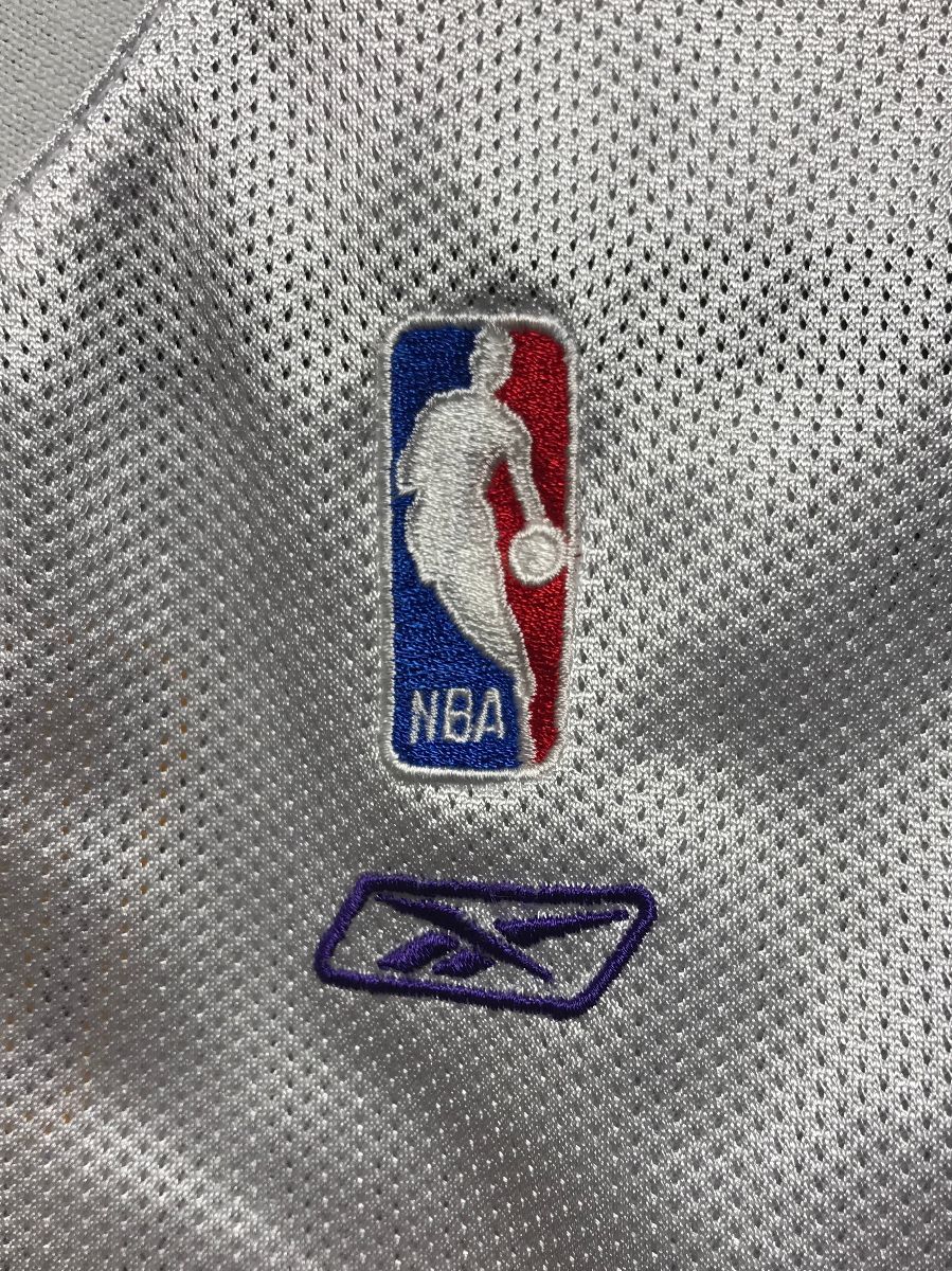 how to spot a fake nba jersey
