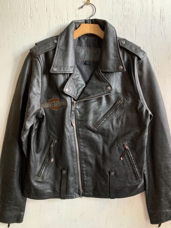 product details: CLASSIC HARLEY DAVIDSON PATCHED MOTO STYLE ZIP-UP LEATHER BIKER JACKET photo