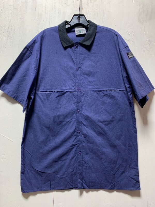 product details: RETRO BUTTON UP SHIRT W/ HIDDEN POCKETS AND CONTRASTING COLLAR photo