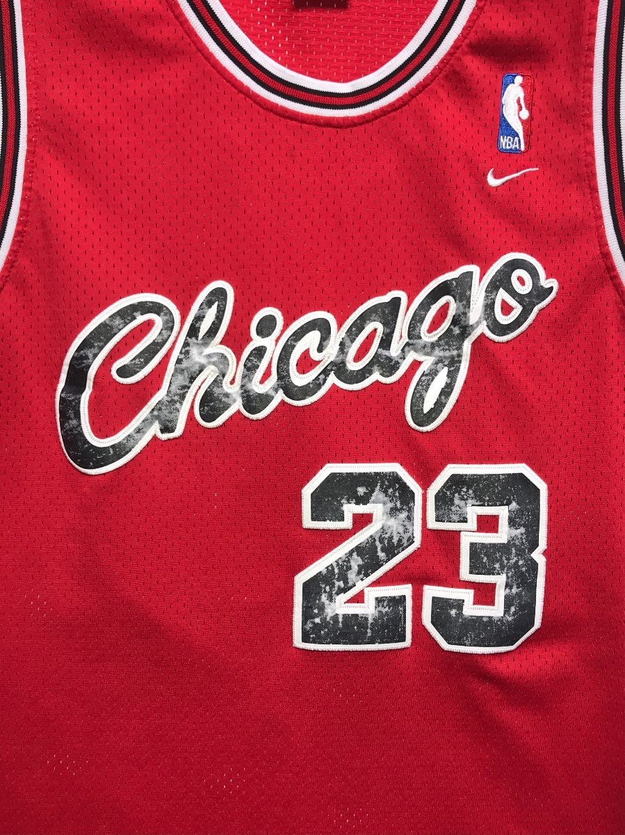chicago bulls jersey cursive