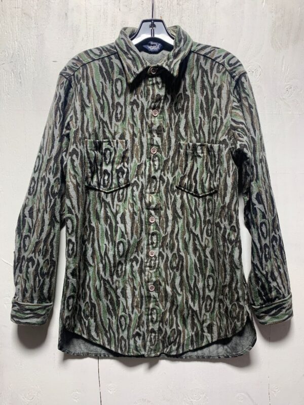 product details: WOOLRICH HUNTING CAMOUFLAGE WOOL LONG-SLEEVE BUTTON-UP photo