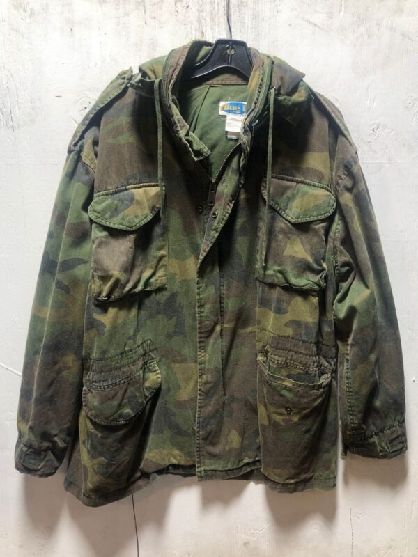 product details: CAMOUFLAGE ZIP-UP UTILITY JACKET WITH HIDDEN HOOD photo