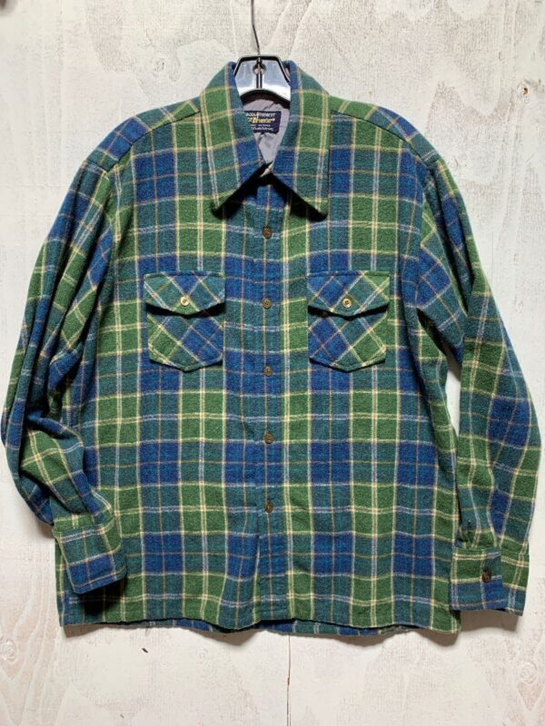 product details: SINGLE STITCH PLAID LS BD FLANNEL WITH DUAL FRONT POCKETS AND NYLON LINED NECK AND CUFFS photo