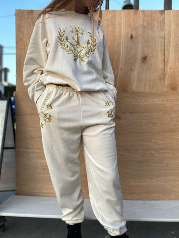 product details: 10-6 2 PIECE SET ESCADA NAUTICAL ANCHOR EMBROIDERED SWEATSHIRT AND SWEATPANTS photo
