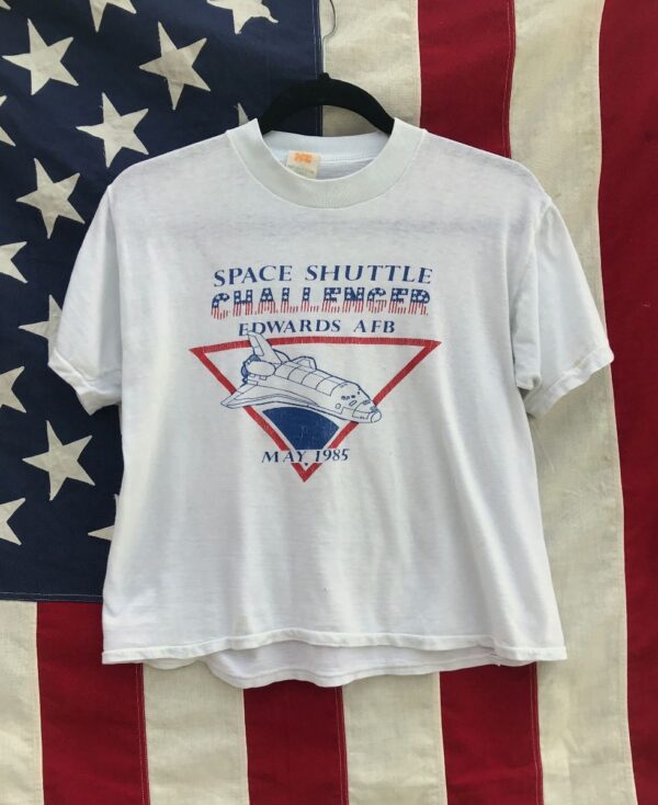 product details: AS IS - SMALL FIT MAY 1985 SPACE SHUTTLE CHALLENGER AMERICAN FLAG LETTERS GRAPHIC T-SHIRT photo