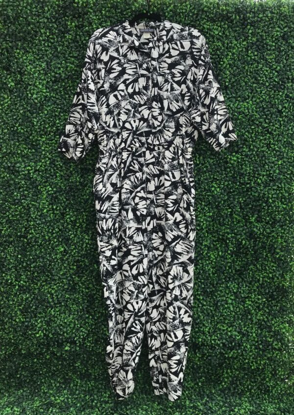 product details: 1980S-90S BLACK AND WHITE TROPICAL PRINT 3/4 LENGTH JUMPSUIT photo