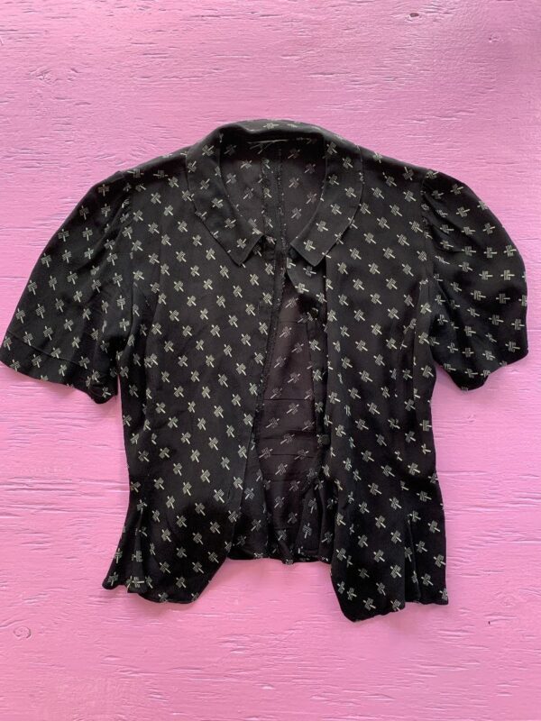 product details: SHORT SLEEVE BUTTON UP SHEER ALLOVER PRINT 40S STYLE BLOUSE W/ RUFFLED TRIM photo