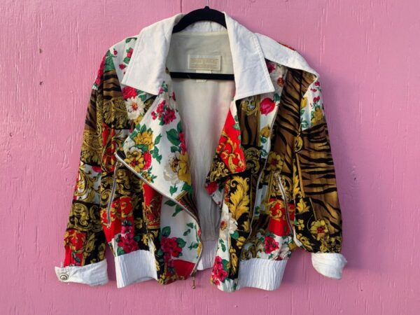 product details: ADORABLE 1980S CROPPED FLORAL &AMP; ANIMAL PRINT ZIPUP JACKET MOTO CUT photo