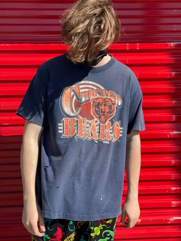 product details: DISTRESSED NFL CHICAGO BEARS T-SHIRT AS-IS photo