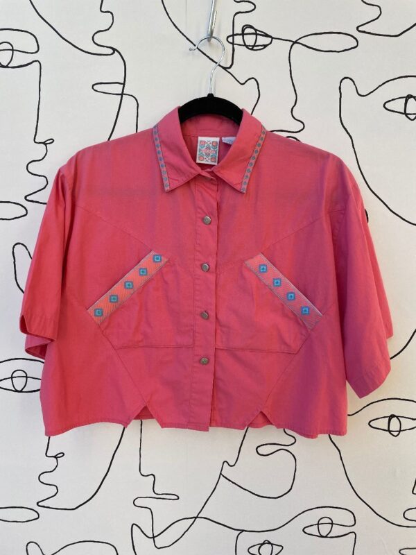 product details: CROPPED SLANTED FRONT POCKETS BUTTON UP SHORT-SLEEVE SHIRT TRIBAL RIBBON ACCENTS photo
