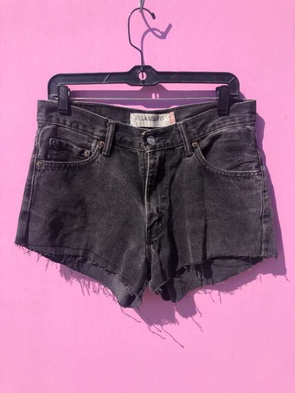 product details: SUPER CUTE LEVIS RELAXED FIT 550 HIGH-WAISTED DENIM CUTOFF SHORTS ANGLED CUT PERFECT FADE photo