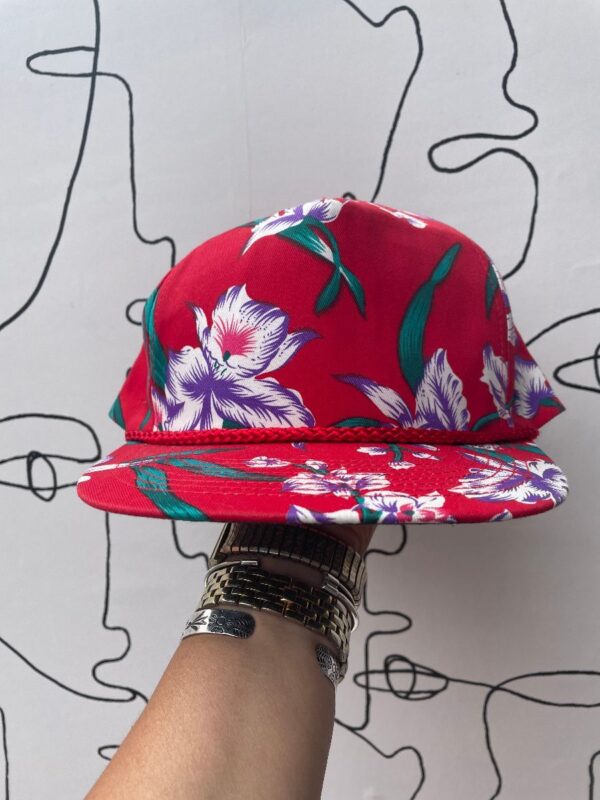 product details: *DEADSTOCK* TROPICAL PRINT SNAPBACK- RED CLASSIC photo