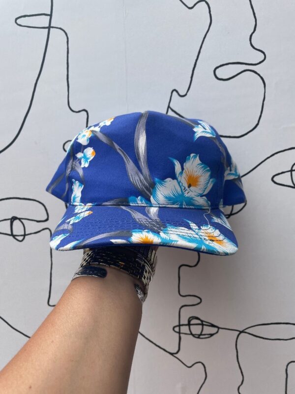 product details: *DEADSTOCK* TROPICAL PRINT SNAPBACK- CLASSIC BLUE photo