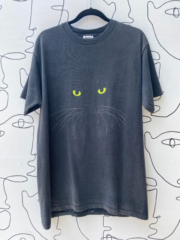 product details: AS-IS BLACK CAT HIDDEN FACE GRAPHIC T-SHIRT SINGLE STITCH photo