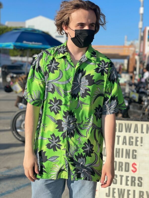 product details: BRIGHT! 1990S SHORT SLEEVE BUTTON DOWN TROPICAL FLOWER SHIRT 100% POLYESTER photo