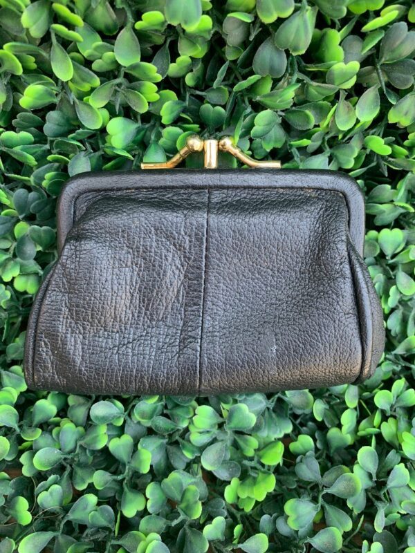 product details: AS IS - LEATHER MAGNETIC COIN PURSE photo