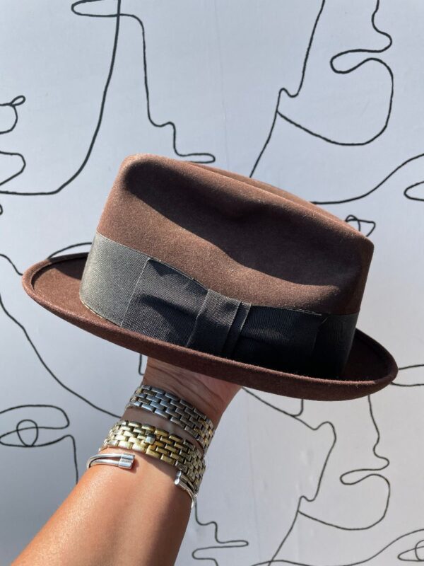 product details: BROWN FUR FELT FEDORA HAT FEATHER ACCENT photo