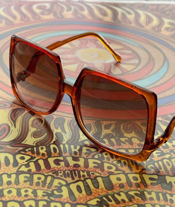 product details: FUN 1970S OVERSIZED SQUARE SUNGLASSES photo