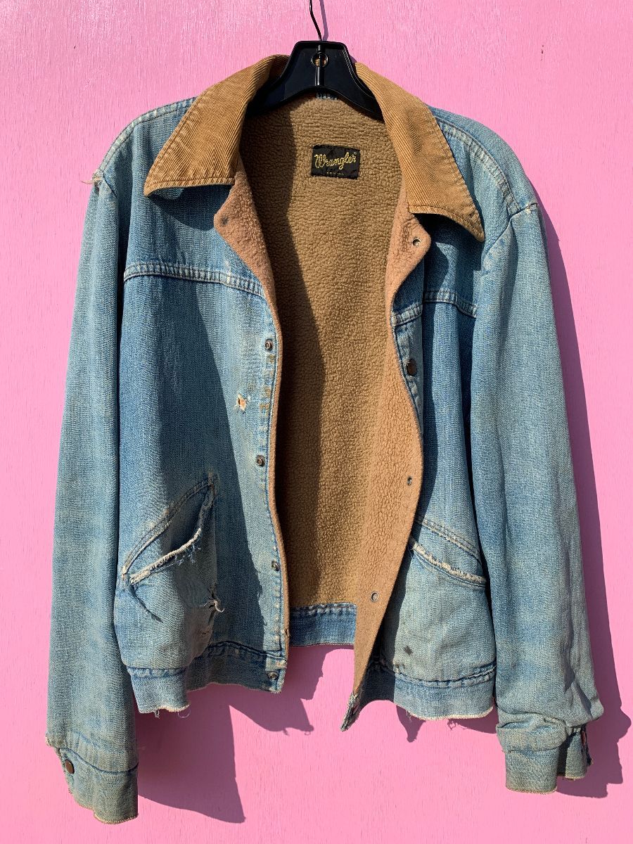 Super Soft Perfectly Distressed Wrangler Snap-button Denim Jacket W/ Fleece  Lining & Corduroy Collar | Boardwalk Vintage
