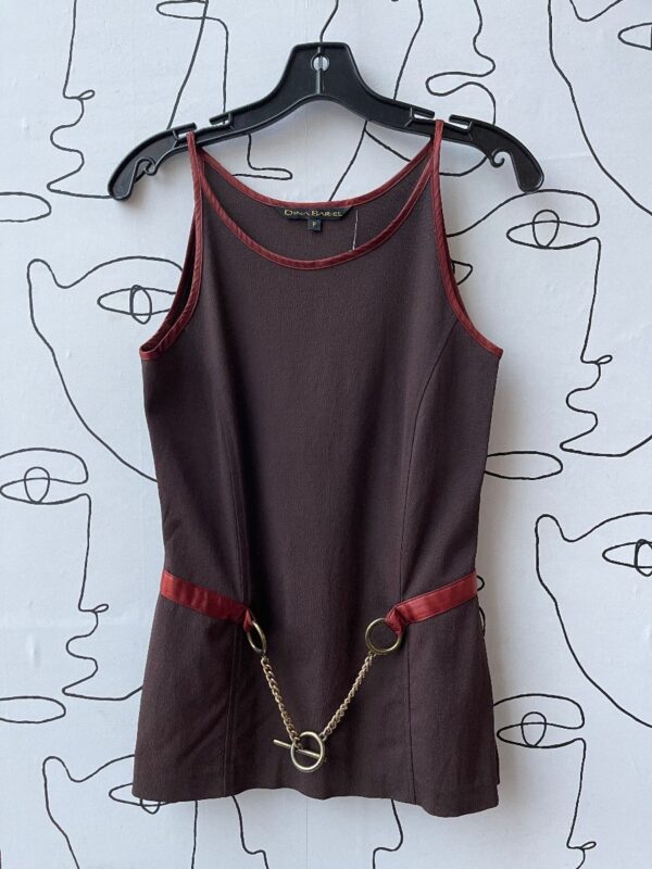 product details: 7-21 SLEEVELESS PLEATED TOP W/ ATTACHED BRASS CHAIN LINK WAIST BELT photo