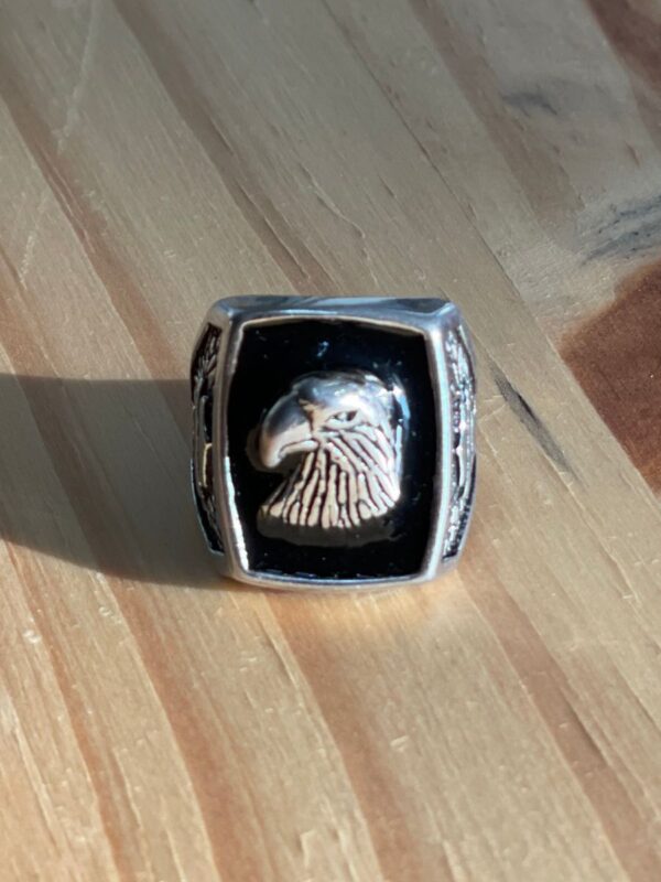 product details: 3D ENAMEL EAGLE HEAD RING W/ HARLEY SHIELD SIDES photo